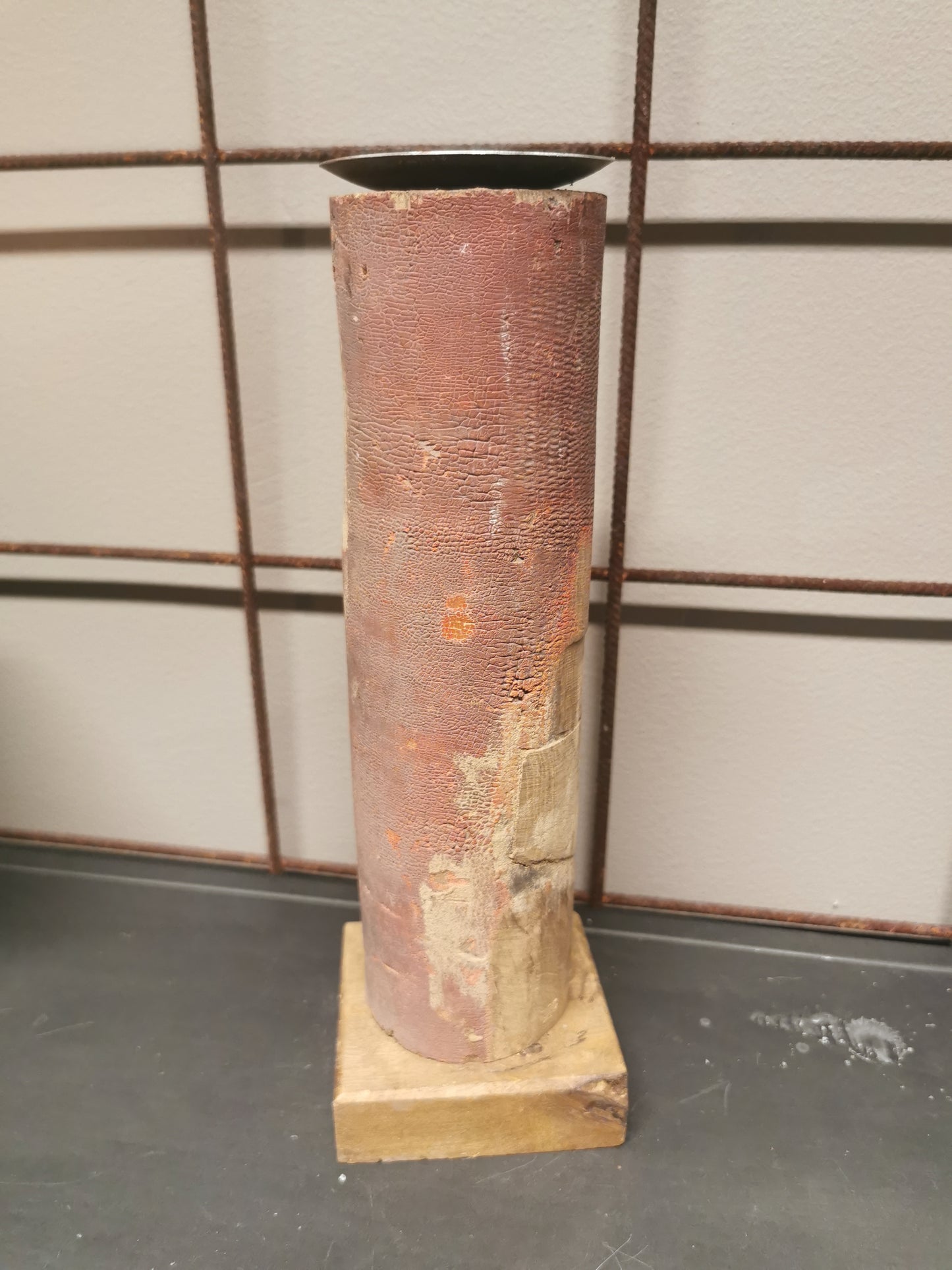 Lysestake av gjenbrukstre. Nr4. Høyde 29cm