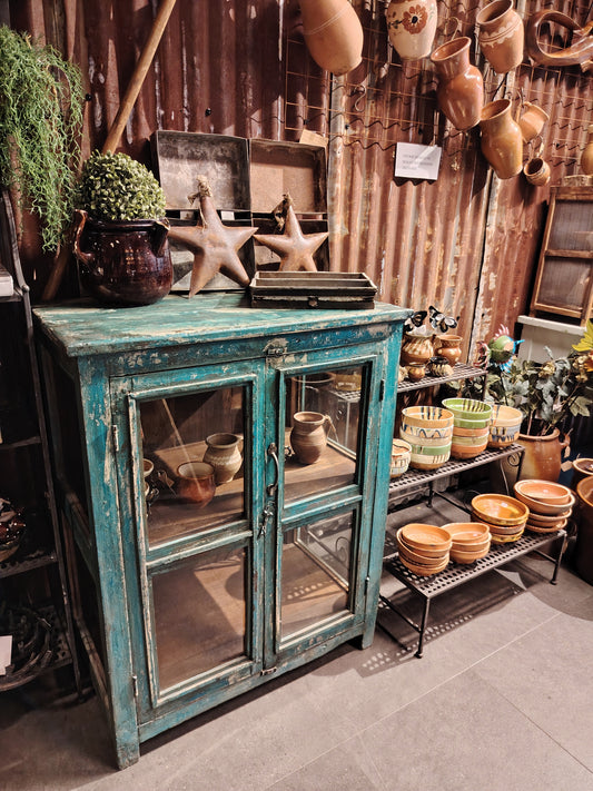 håndlaget skap, Indisk. hentes i butikk eller avtale fraktmåte.