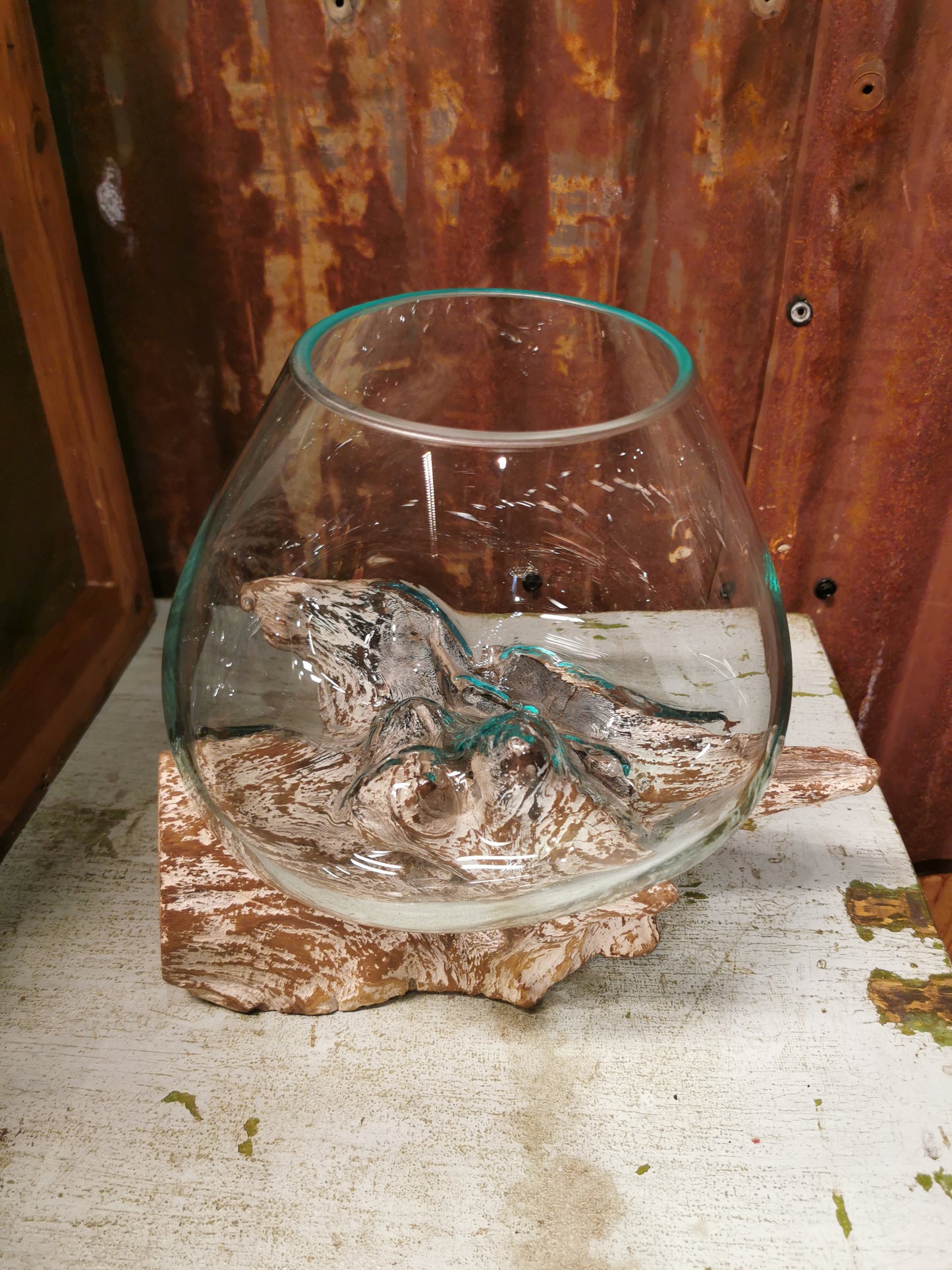 Rustikk vase/glassbole på rot #5