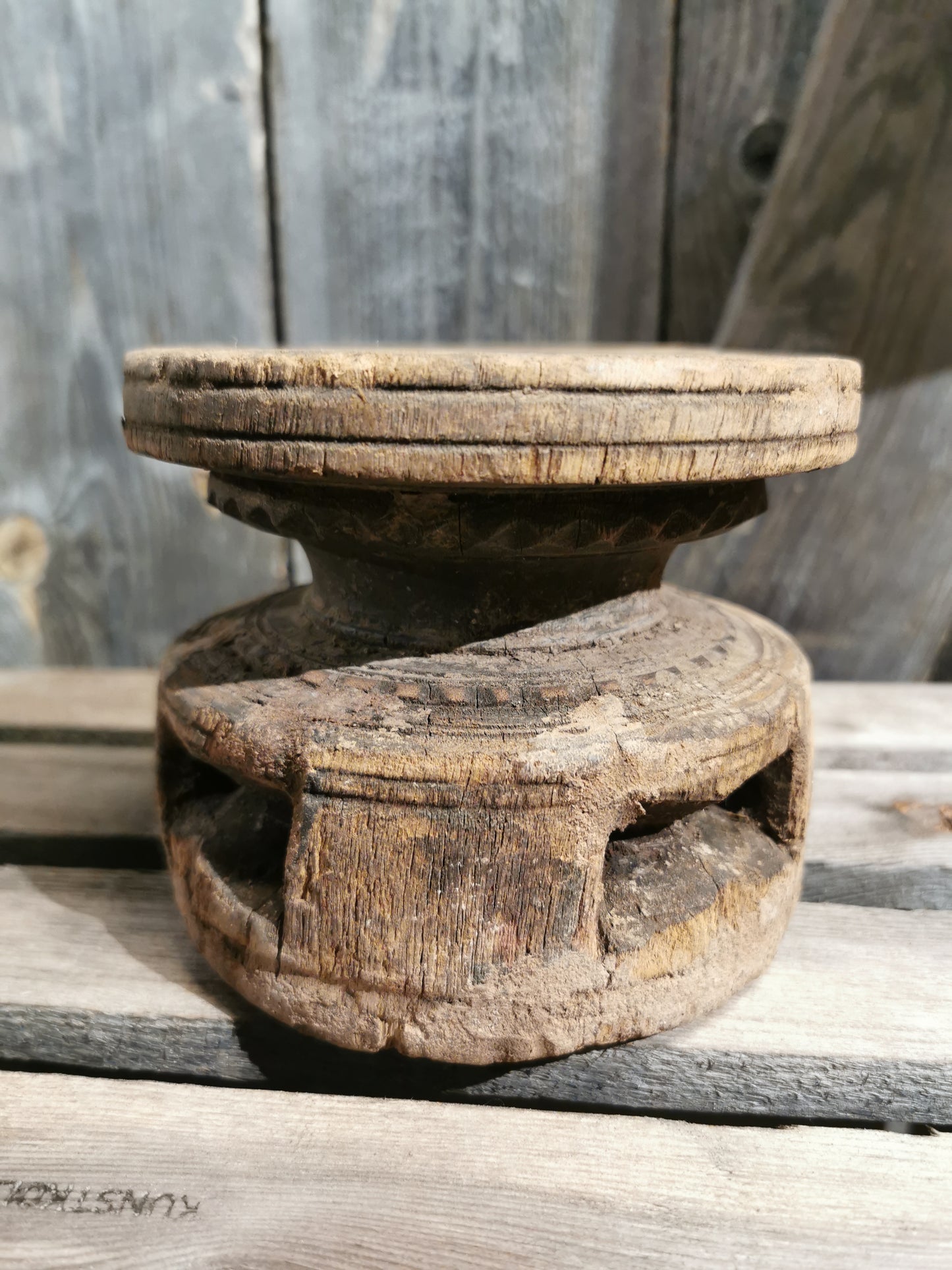 Kubbe lysestake i tre H 11cm d 13cm. Nr3