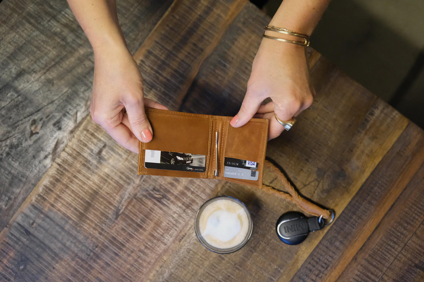 Kortholder med seddelklype