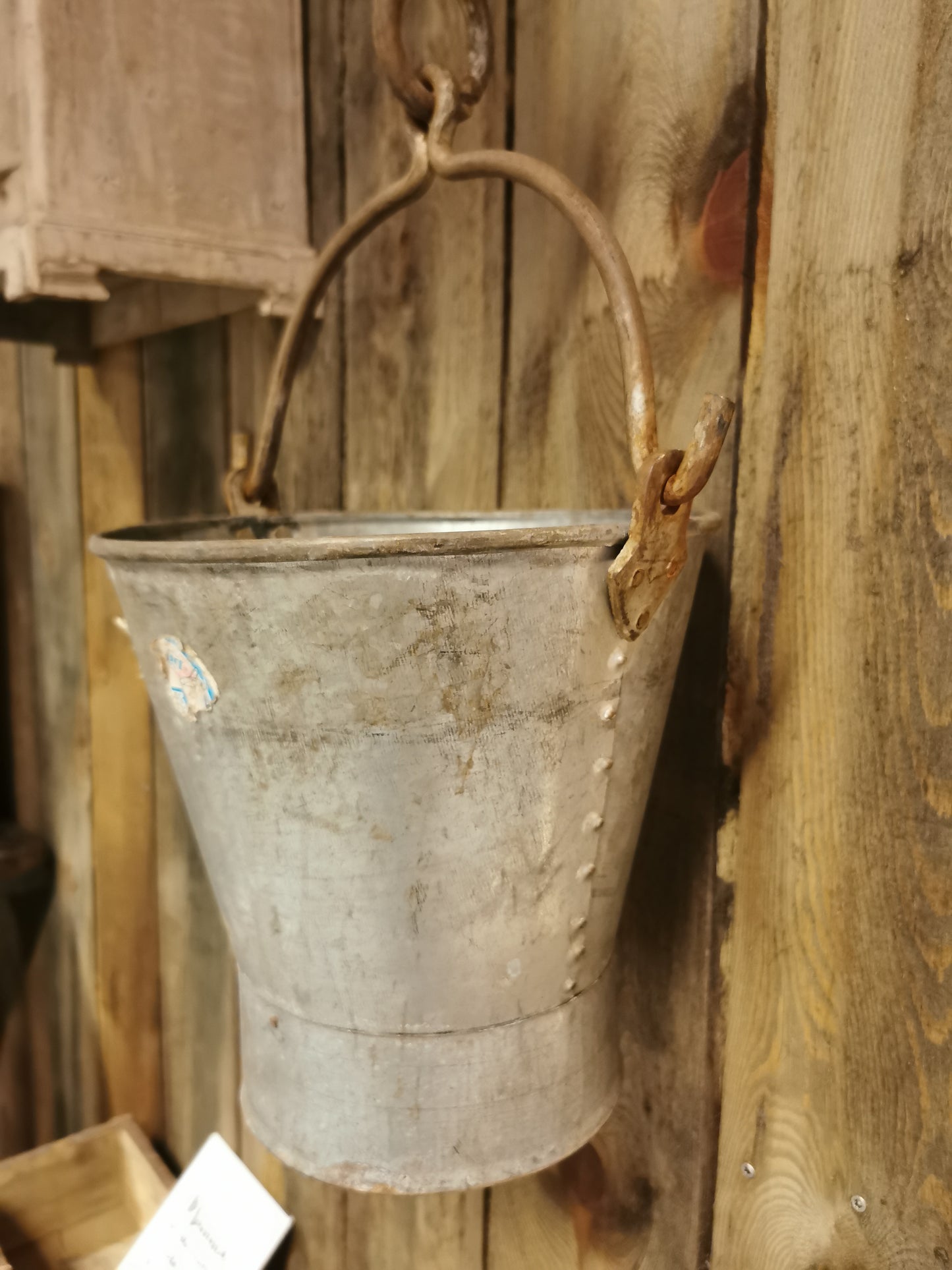 Håndlaget Indisk vintage sinkbøtte.
