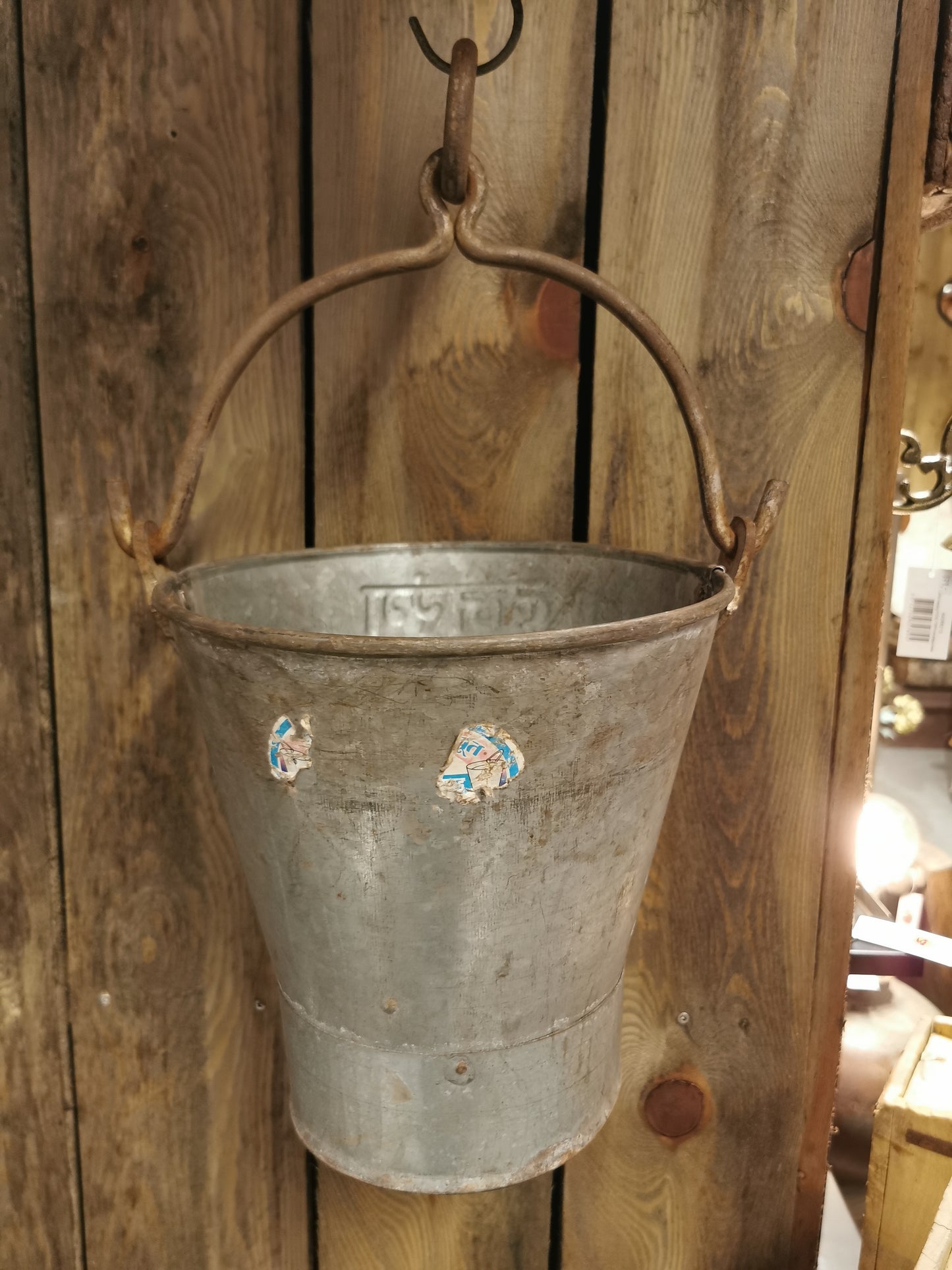 Håndlaget Indisk vintage sinkbøtte.
