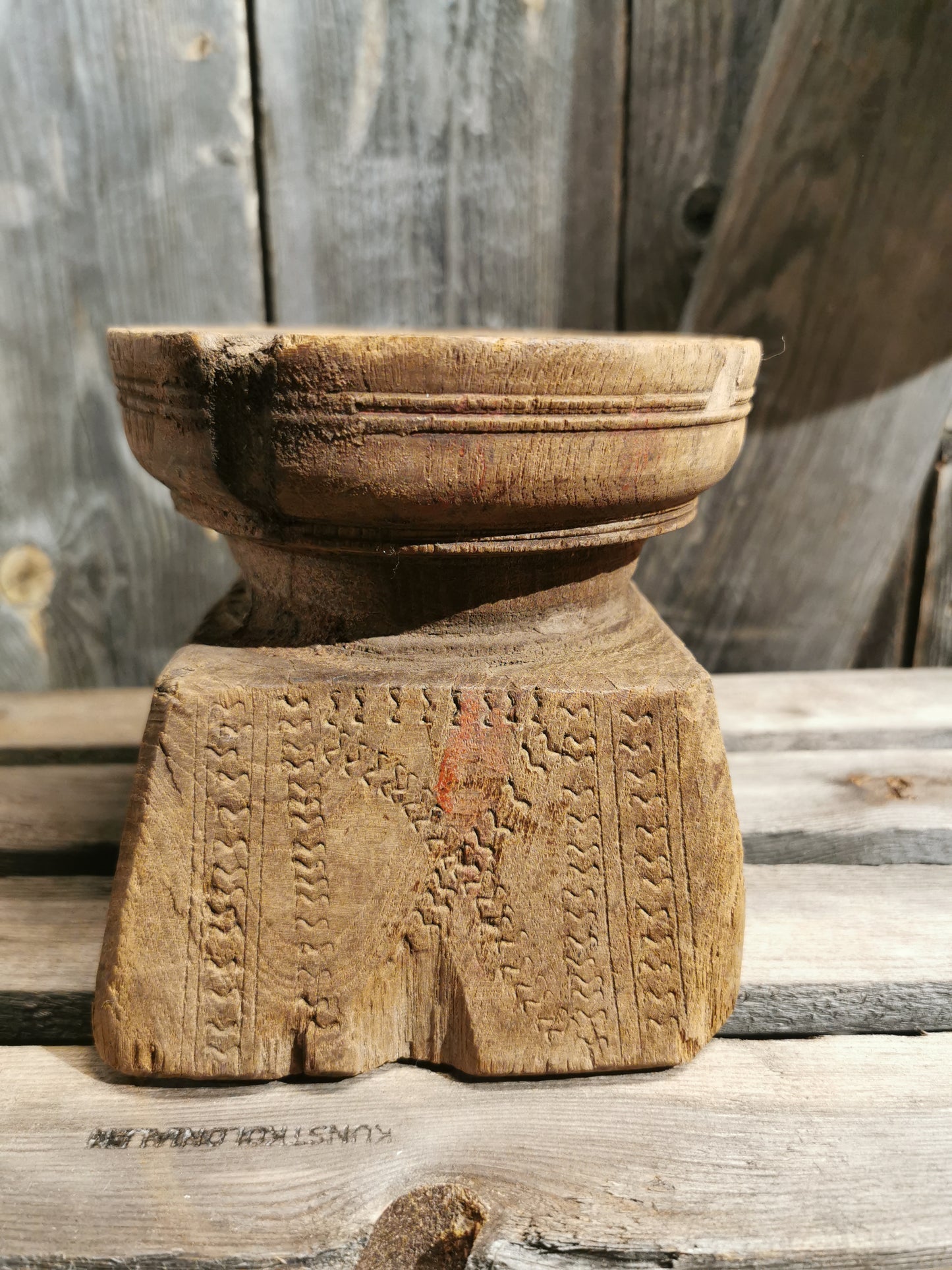 Kubbe Lysestake i tre H 13,5cm d oppe14cm d nede 12x15cm. Nr1.