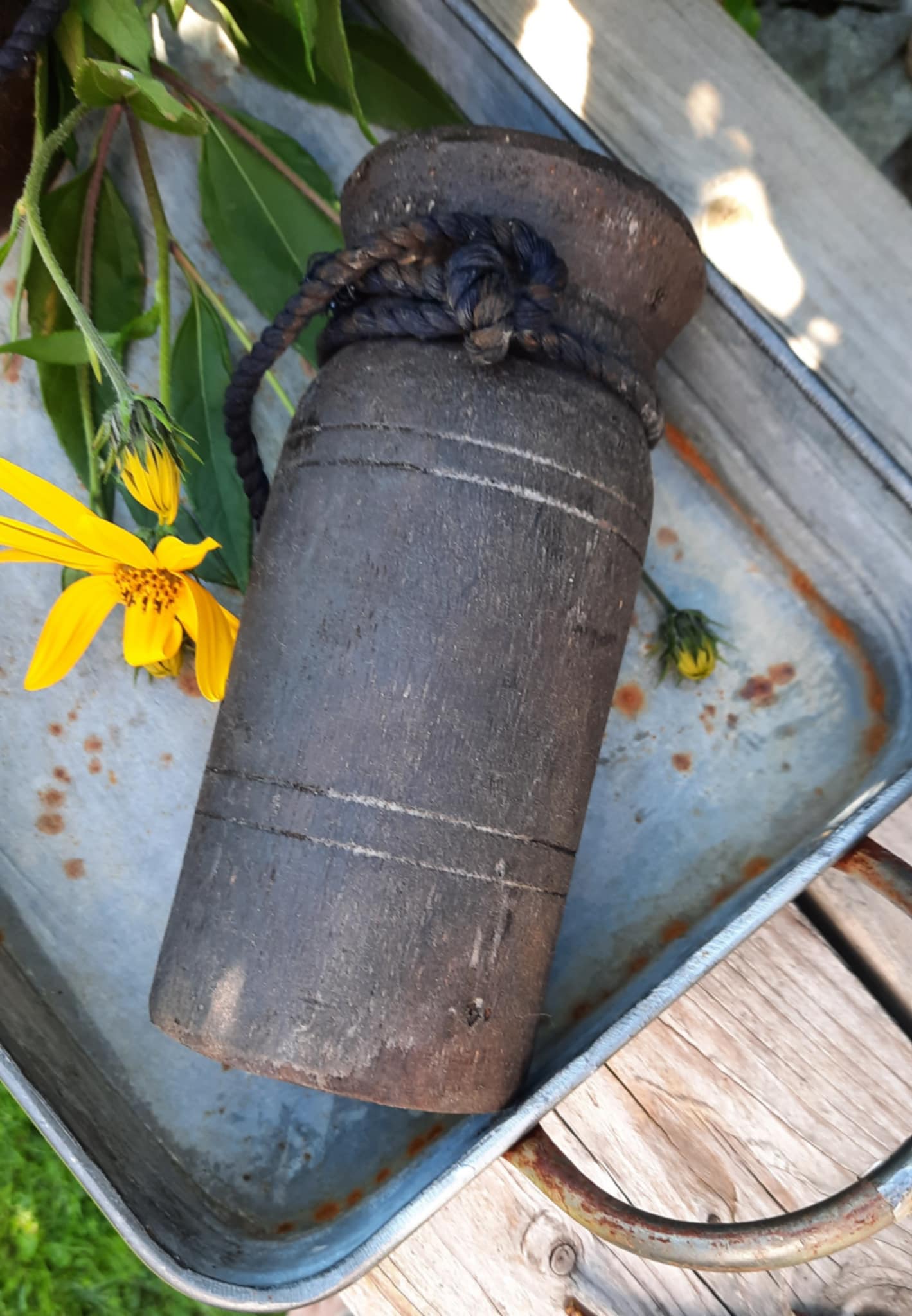 Håndlaget liten Indisk Krukke.