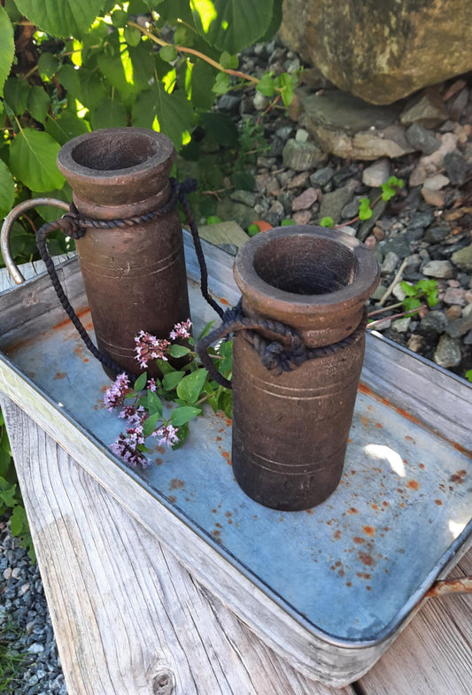 Håndlaget liten Indisk Krukke.