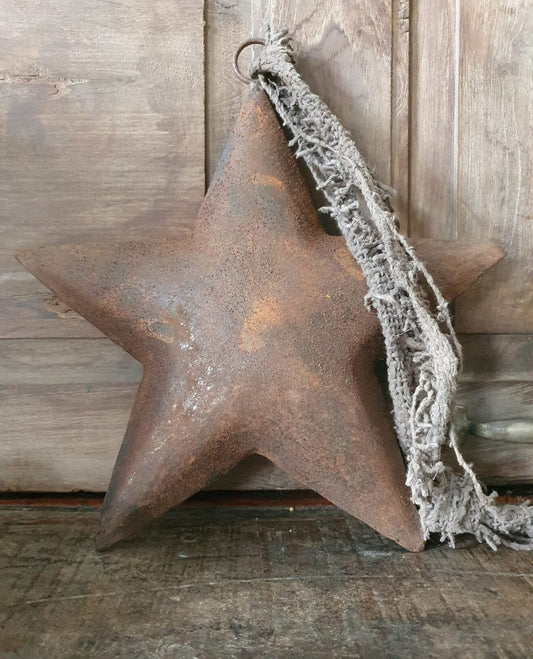 Enkel stjerne i rust, 30cm.