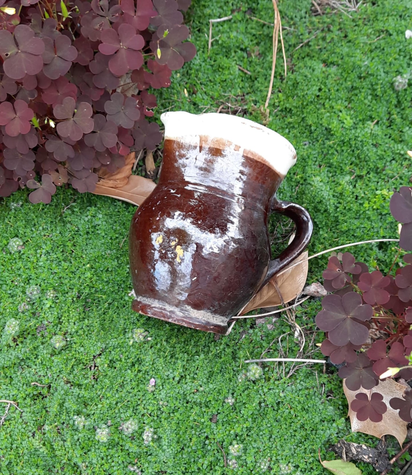 Fransk glassert mugge med helletut.