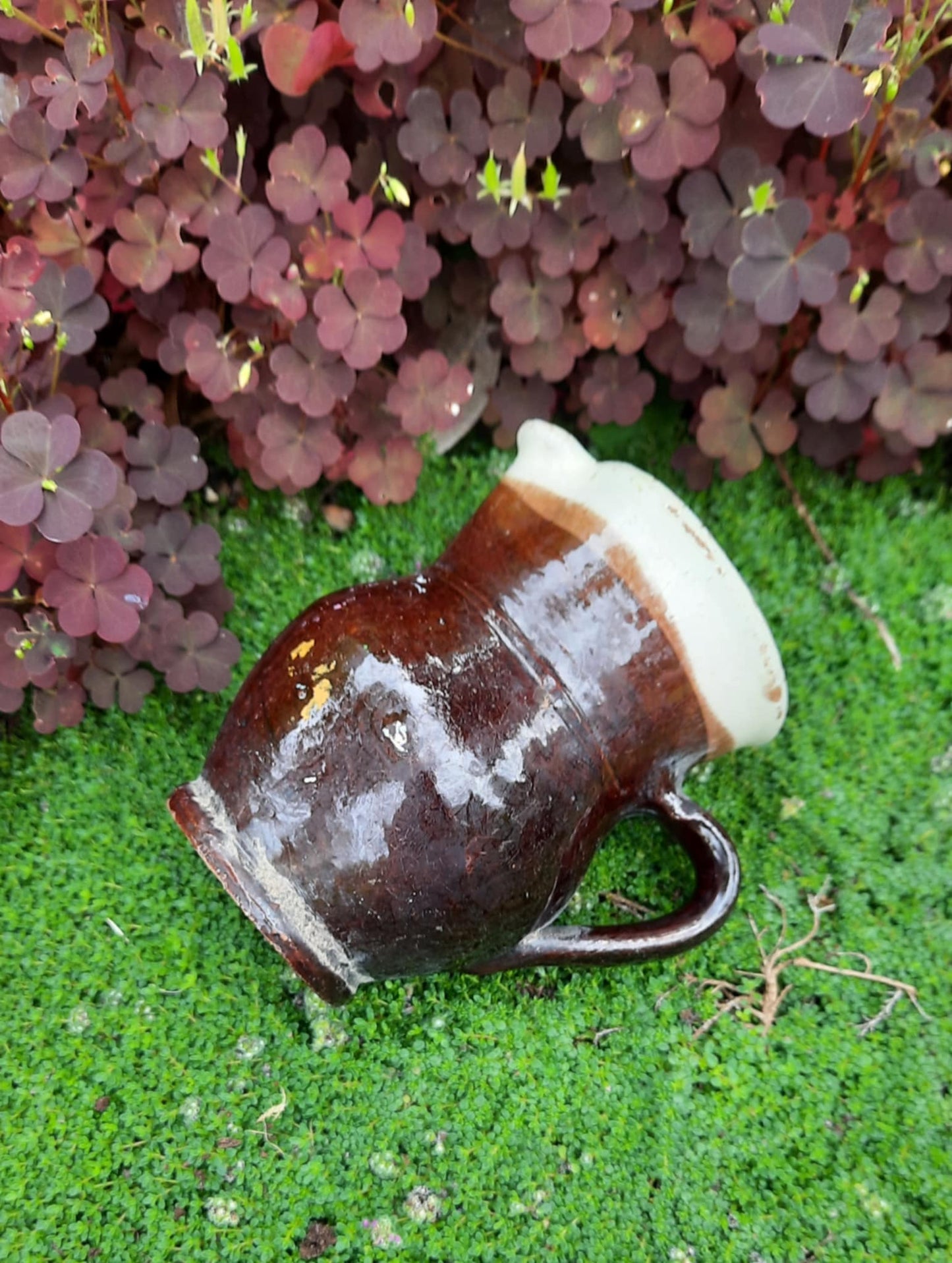 Fransk glassert mugge med helletut.