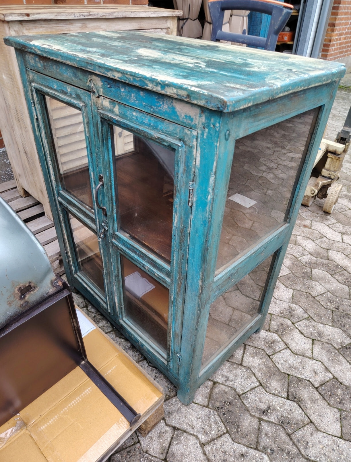 håndlaget skap, Indisk. hentes i butikk eller avtale fraktmåte.