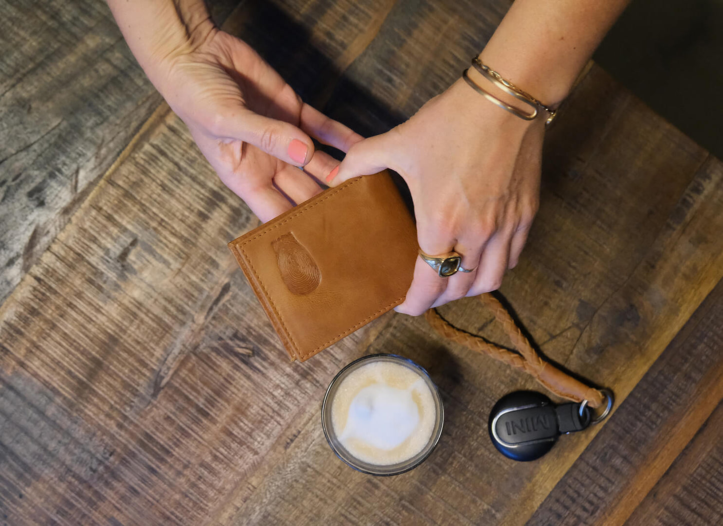 Kortholder med seddelklype