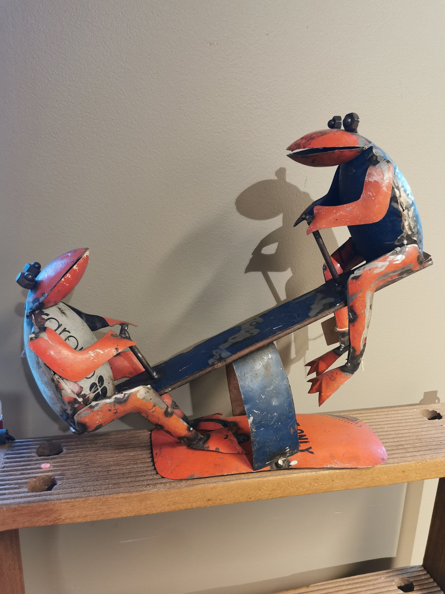 2 frosker på vippe.