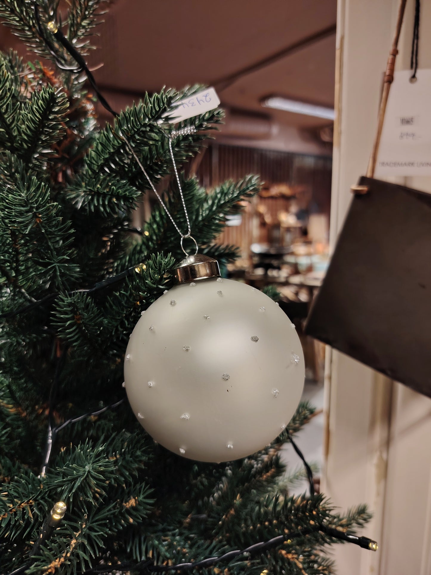 Hvite Julekuler med sølv